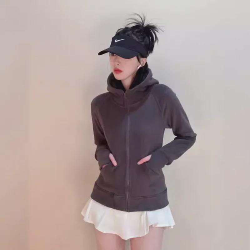 Женская спортивная куртка Lulu из двухстороннего плотного бархата Ollie в американском стиле с капюшоном и высоким воротником - осень/зима 2024 г.