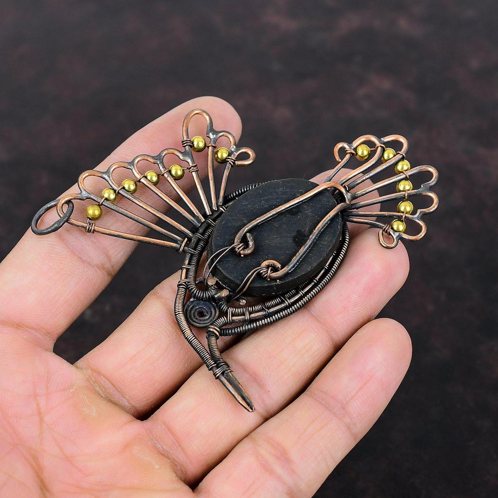 Подвеска из ракушки морского ушка Медная проволока Обернутая подвеска Ювелирные изделия ручной работы Красивый кулон с драгоценными камнями Ювелирные изделия из медной проволоки Подвеска в виде птицы Подарок для мамы