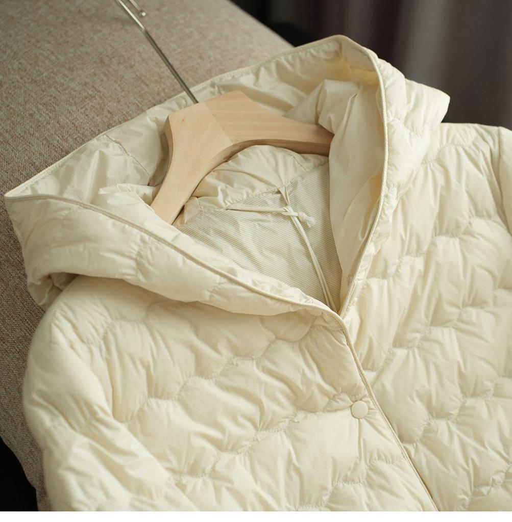 Графеновая легкая пуховая куртка с капюшоном