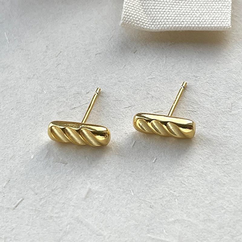 Серьги-круассаны Niche Alkaline Water, женственность, небольшой ароматный стиль, серьги-багет.