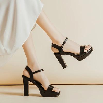 Летние сандалии 2025 года с ремешком на одной пряжке, новая модная модель, тонкий высокий каблук, женские сандалии, сексуальные туфли с открытым носком, женские праздничные сандалии