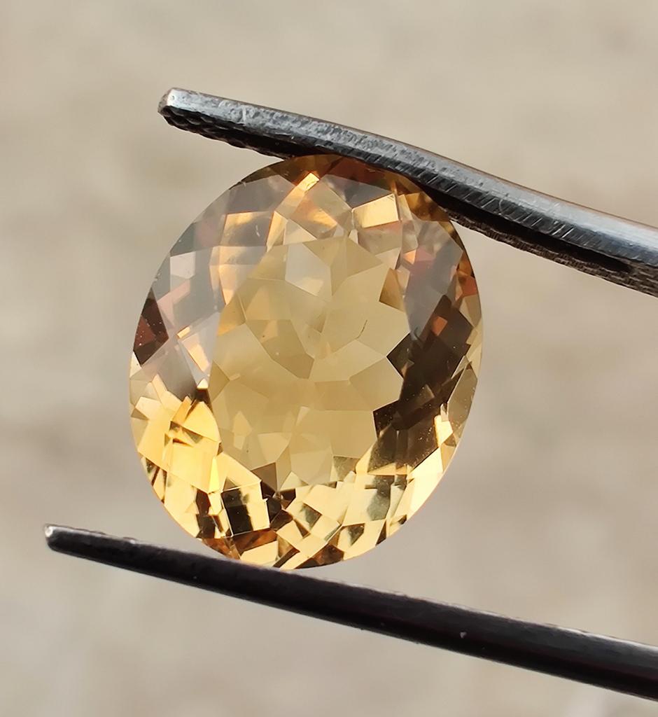 Овальная огранка, размер 11x9x6 мм, чистый натуральный цитрин, драгоценный камень россыпью, 3,40 карата.