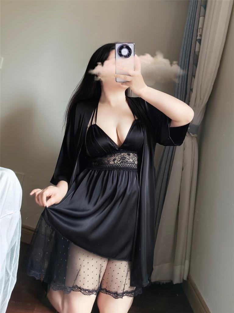 Plus Size Light Luxury Lace Ice Silk Two-Piece Pajama Set with Chest Pads