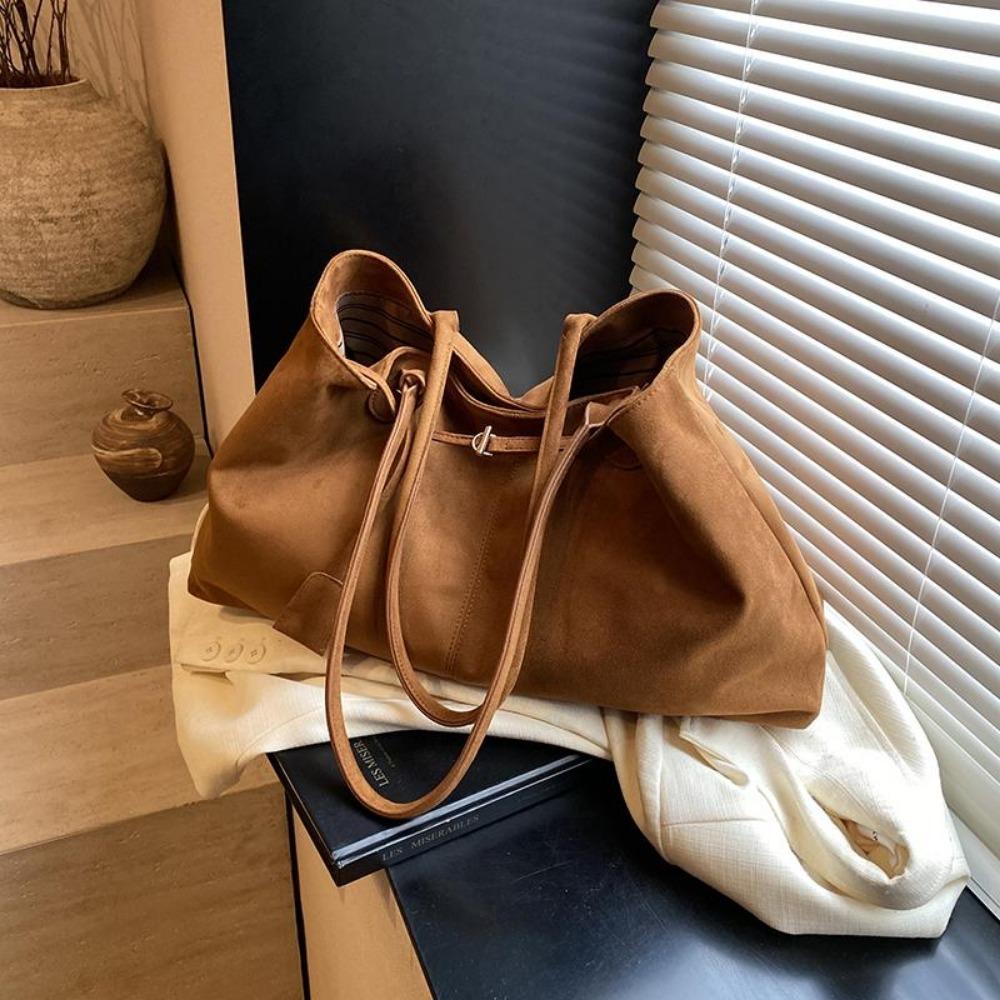 An Autumn and Winter-themed Matte Suede Single-shoulder Handbag, Which Is Casual and Versatile, with a Large Capacity and Designed As a Tote Bag.