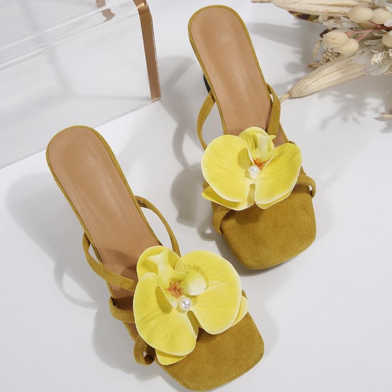 Мода Модный дизайн Цветы Зажим Узкая лента Квадратный носок Тонкий высокий каблук Шлепанцы Женские тапочки Сандалии Уличная обувь для вечеринок