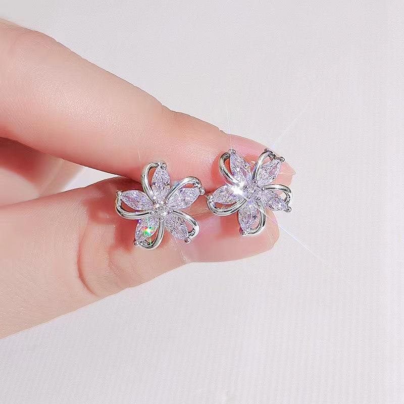 925 Silver Needle Korean Fashion Crystal Flower Earrings For Women Jewelry Trending New Luxury Zircon Flowers Stud Earrings