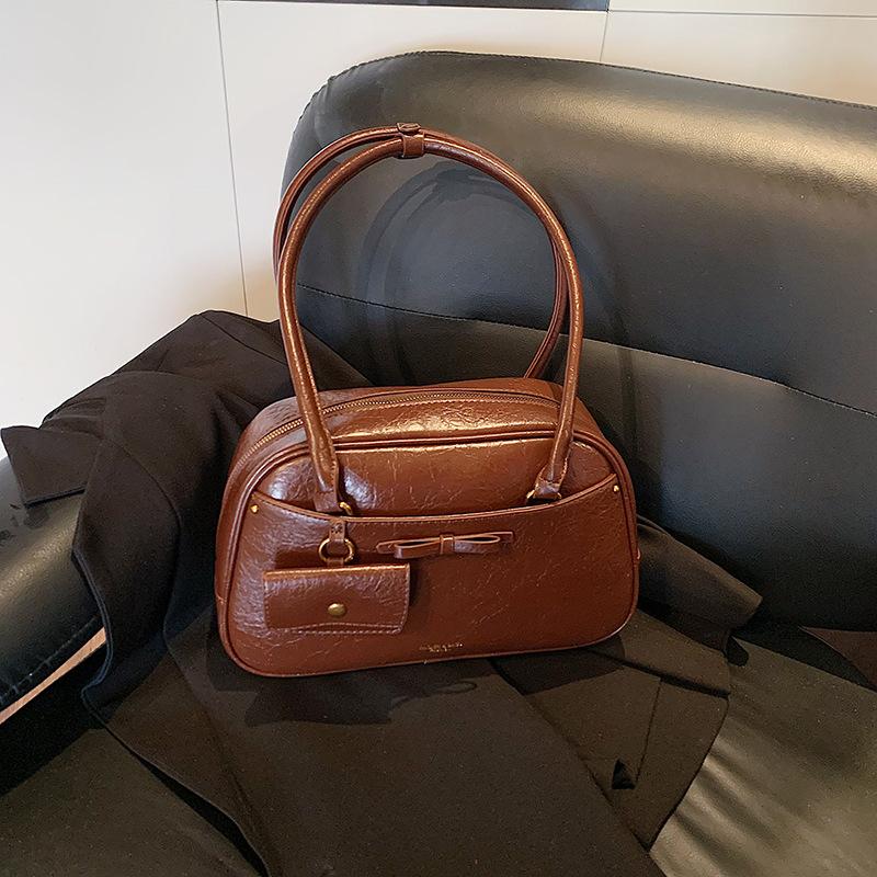 Сумка премиум-текстуры большой вместимости 2025 новая женская сумка осень и зима универсальная на одно плечо подмышечная сумка портативная сумка-подушка