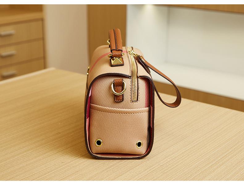 Трендовые женские сумки кроссбоди из клетчатого холста и кожи 2024