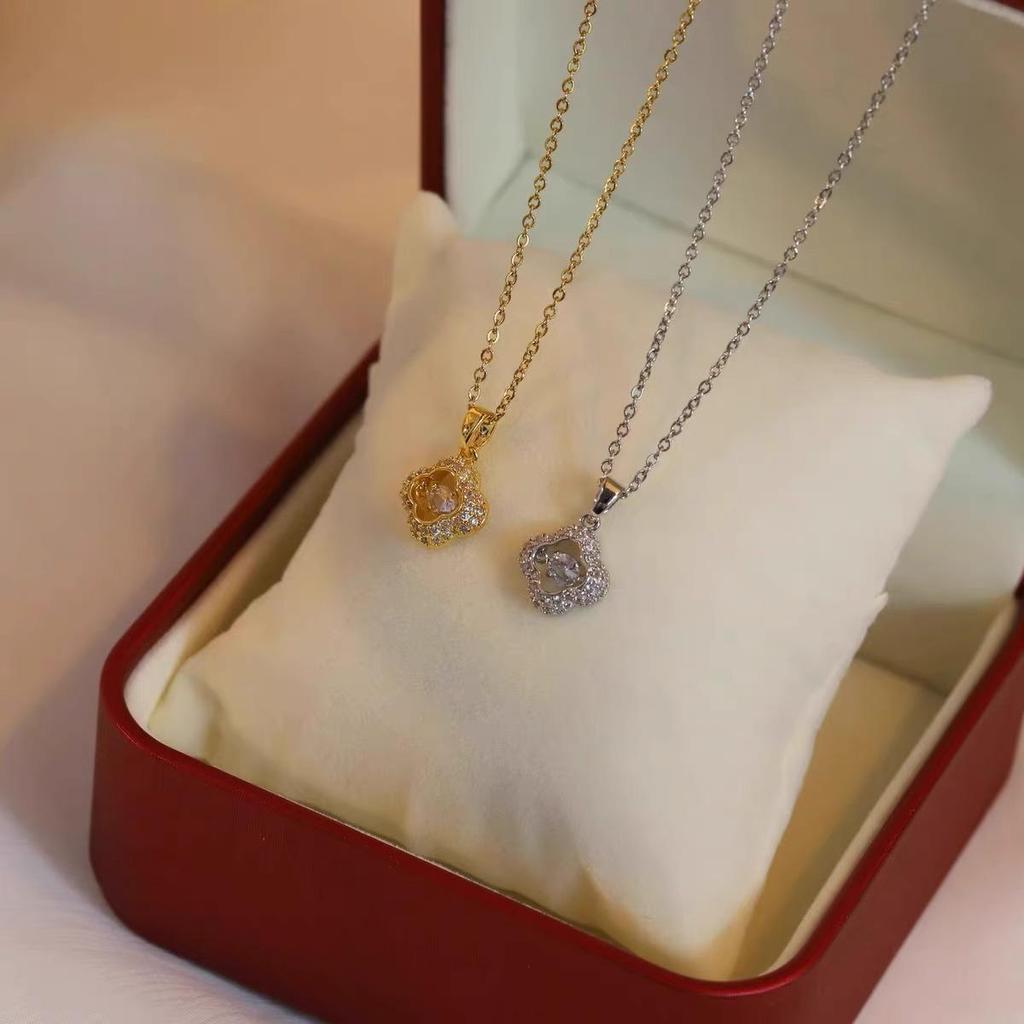 Copper-Plated Gold Four-Leaf Clover Pendant Necklace - High-End Non-Fading Luxury Accessory