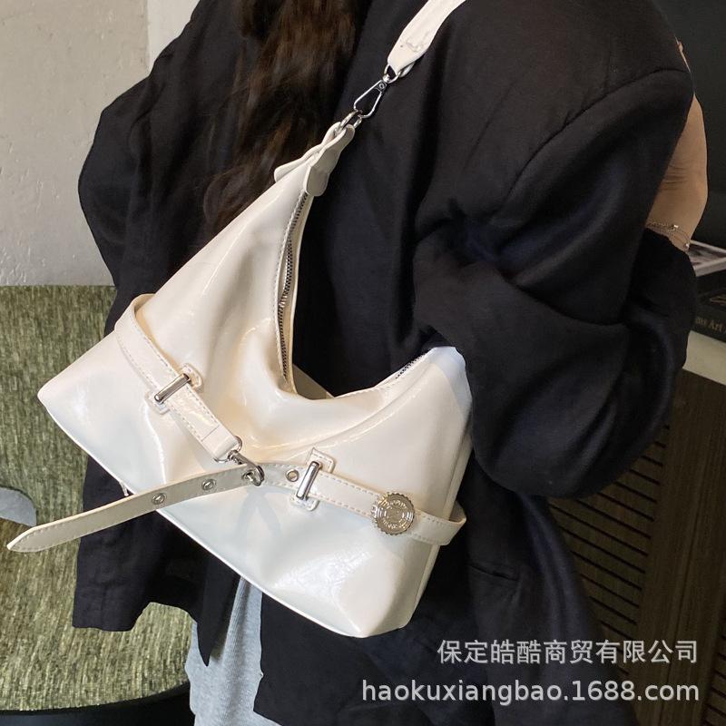 Ретро сумка женская большой вместимости 2025 новая универсальная повседневная на плечо простая рабочая сумка-тоут сумка-ведро