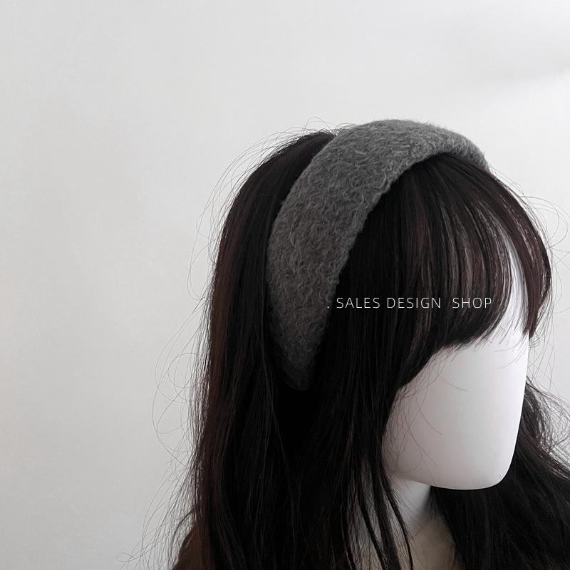 Широкая шерстяная повязка на голову Gold Label для женщин - Дизайн 2025 года с высоким давлением на макушку, идеально подходит для повседневной носки осенью/зимой