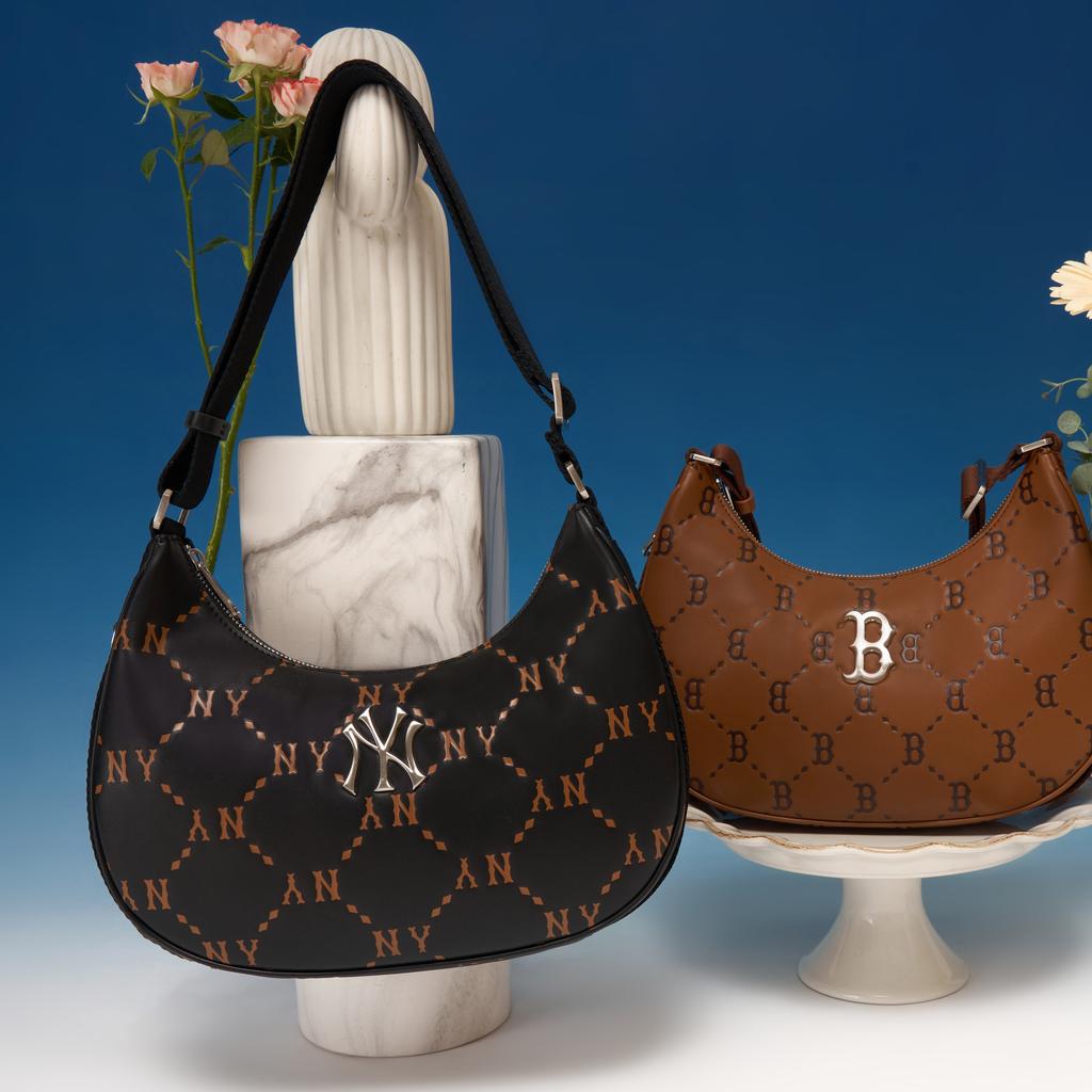 MLB Monogram Series NY Yankees Vintage Floral Polyester Hobo Bag Unisex bags Black 3ABQL012N-50BKS
