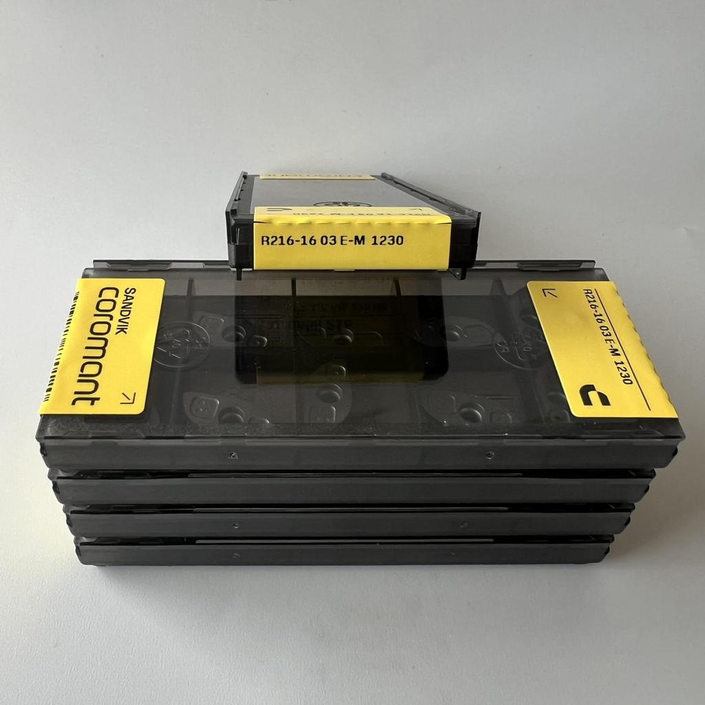 Sandvik / R216-1603E-M 1230 / Оригинальное шведское твердосплавное лезвие 10 шт.
