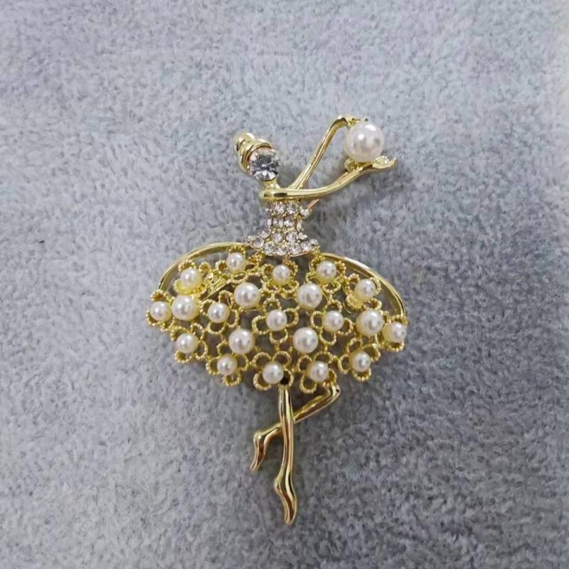 Brooch High-End Niche Silk Scarf Buckle Alloy Diamond Coat Pearl Corsage Pin Accessories