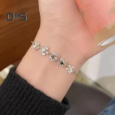 Женский браслет со стразами в форме лепестка, регулируемый браслет в корейском стиле, браслет для отдыха, работы, повседневной носки