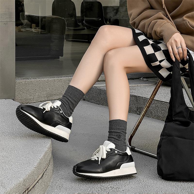 2024 Мужская универсальная трендовая спортивная повседневная обувь Дерби Модные кроссовки на платформе для увеличения роста 24719-J