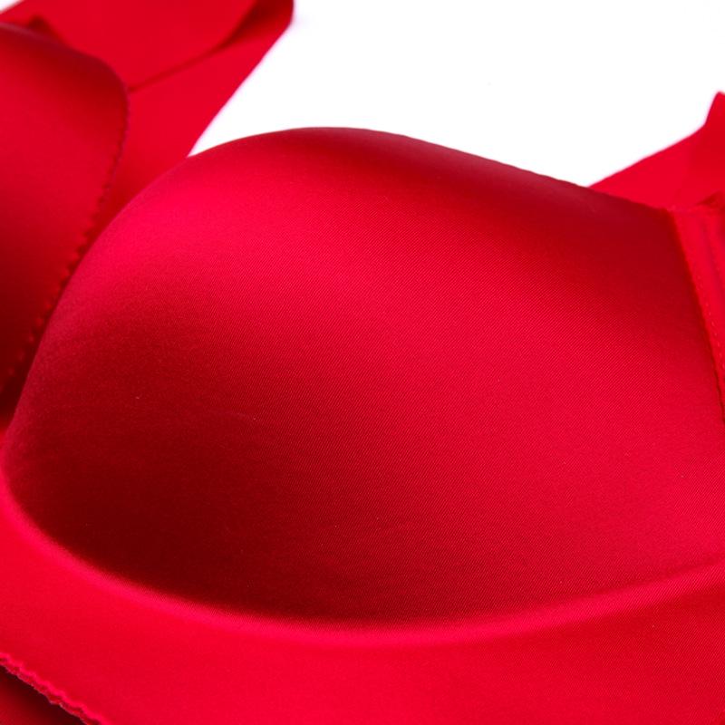 Бюстгалер с широкими лямками,пуш ап,застежка спереди. В наличии большие размеры,цвет в ассортименте