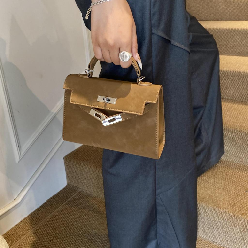 Retro Frosted Women's Handbag 2025: New Fashion Light Luxury Single Shoulder & Crossbody Kelly Bag