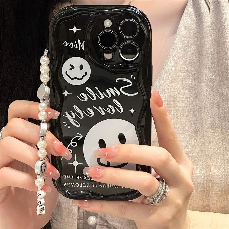 Силиконовый чехол с кремовым узором и браслетом для iPhone 16 Pro — подходит для моделей 6–8, 12, 14 и 15