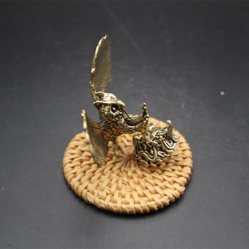 Латунная сова расправила крылья креативный настольный чайный питомец маленькое украшение ретро персонализированная маленькая медная бронзовая резьба расправила крылья, чтобы ловить змей