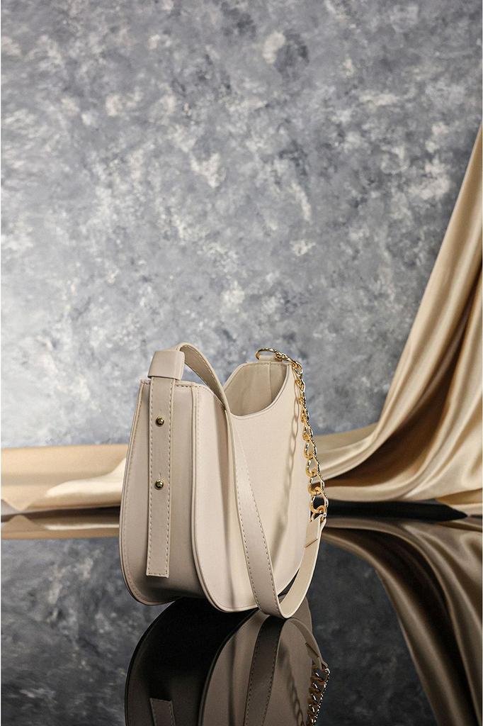 Women's Stylish and Useful Shoulder Bag Black Zippered Lined Adjustable Strap Bag