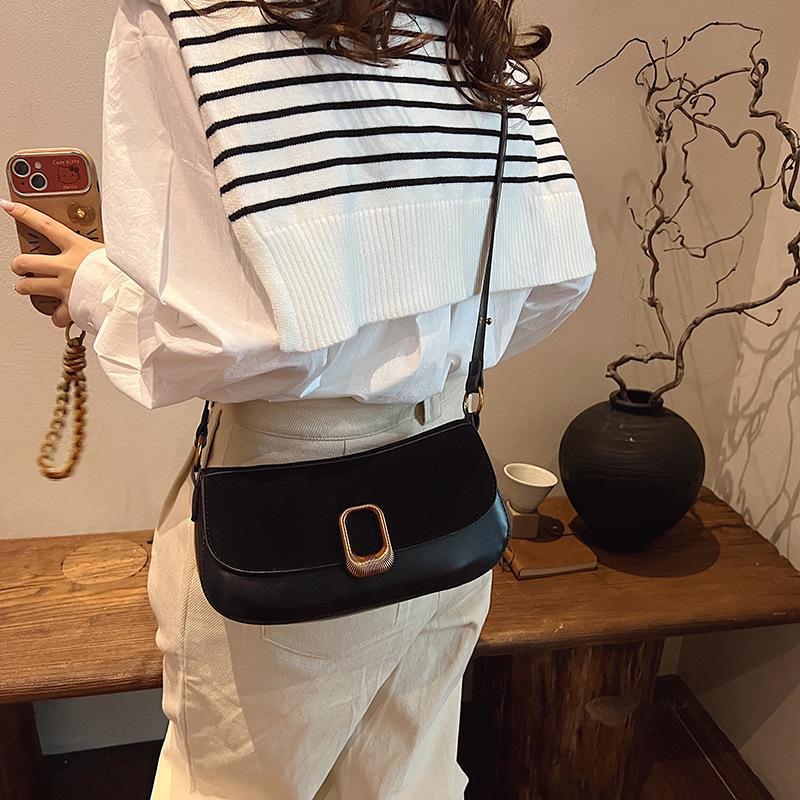 Versatile Women's Crossbody Underarm Bag - 2024 Autumn/Winter Trend, Fashionable One-Shoulder Small Square Design