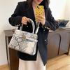 Сумка женская сумка 2025 новая европейская и американская мода узор под камень персонализированная сумочка ретро большая вместимость сумка-мессенджер тоут