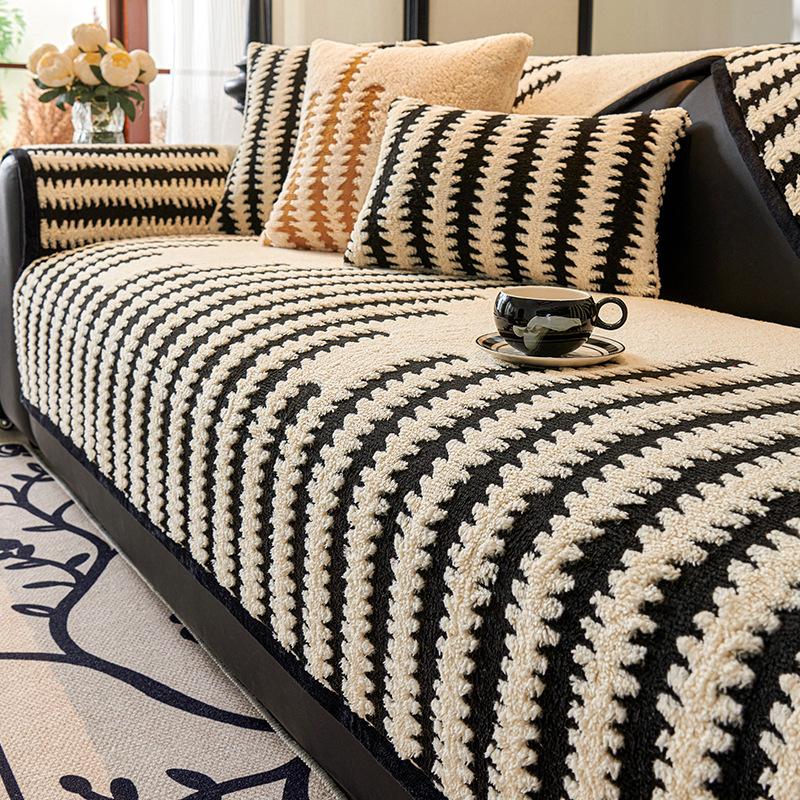 Плюшевая подушка для дивана Новая нескользящая утолщенная подушка для сиденья Легкая роскошь Высокий класс Зимний чехол Ткань Одеяло Тепловой чехол