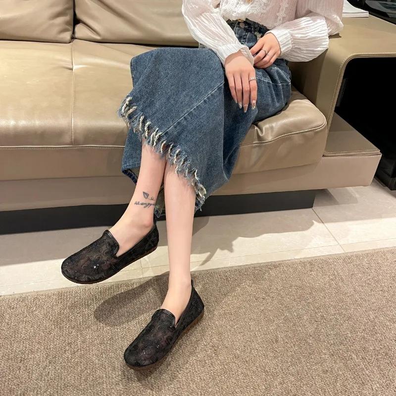 Модная женская обувь 2024 года, высококачественные женские туфли на плоской подошве с мелкими отверстиями, модные повседневные туфли с пайетками, женские туфли на плоской подошве с круглым носком, сплошные туфли на низком каблуке