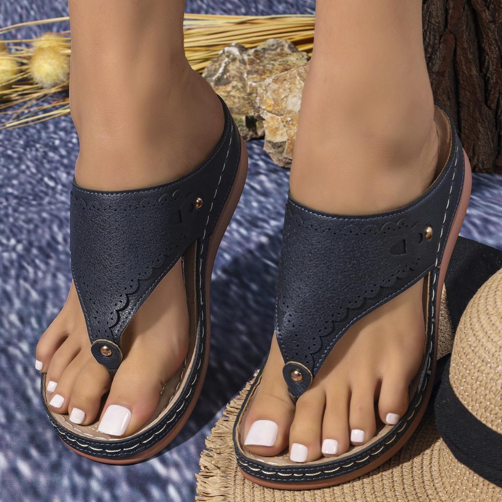 European and American large size solid color 2025 summer new round head thick bottom fashion casual outer wear herringbone sandals women