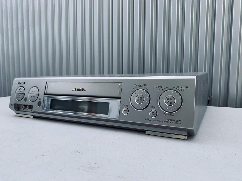 Toshiba AREN Arena VHS видеомагнитофон A-F100