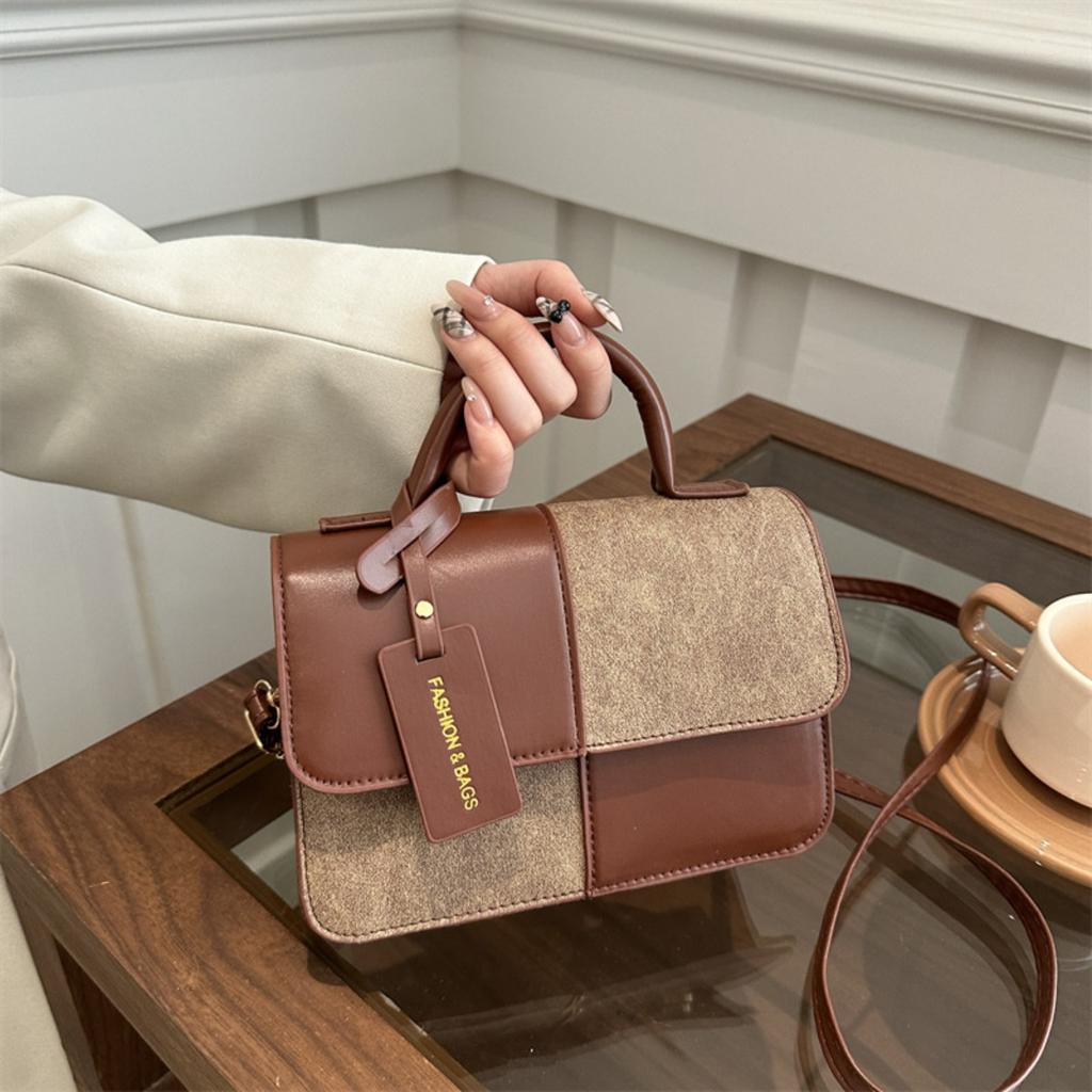 Small Handbag with Niche Design for Women, Winter New Fashionable Commuting Small Square Bag with High Aesthetic Sense, Shoulder Bag