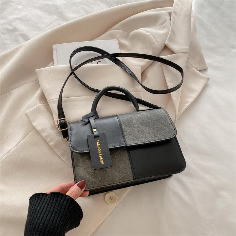 Small Handbag with Niche Design for Women, Winter New Fashionable Commuting Small Square Bag with High Aesthetic Sense, Shoulder Bag