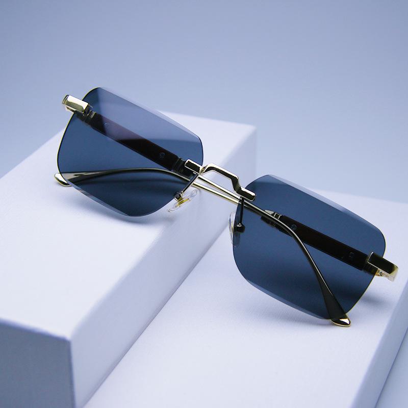 New Fashion Small Rectangle Sunglasses Men Women Vintage Square Driving Sun Glasses Luxury Brand Metal Frame UV Eyewear