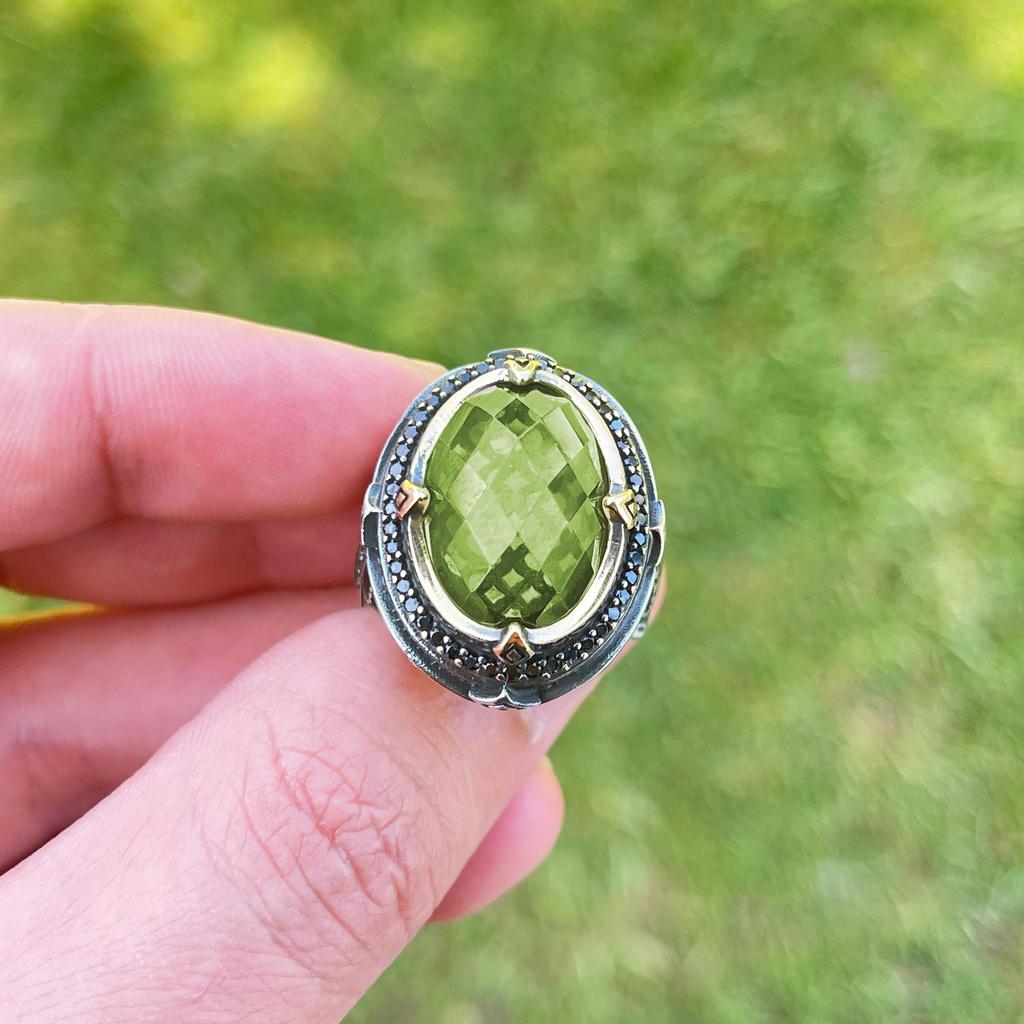 Серебряное мужское кольцо с изменяющим цвет зултанитовым камнем - увлекательный и универсальный драгоценный камень - мужское кольцо из султанита - мужское кольцо с драгоценным камнем