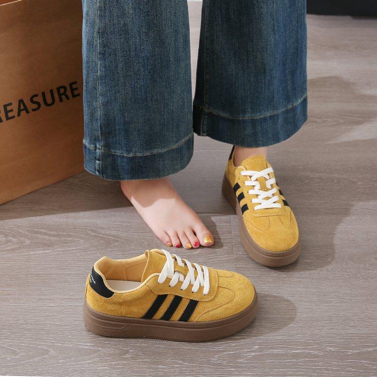 Маленькие белые туфли женские 2025 новые популярные весенне-летние сетчатые трендовые на платформе студенческие универсальные спортивно-повседневные женские туфли кеды