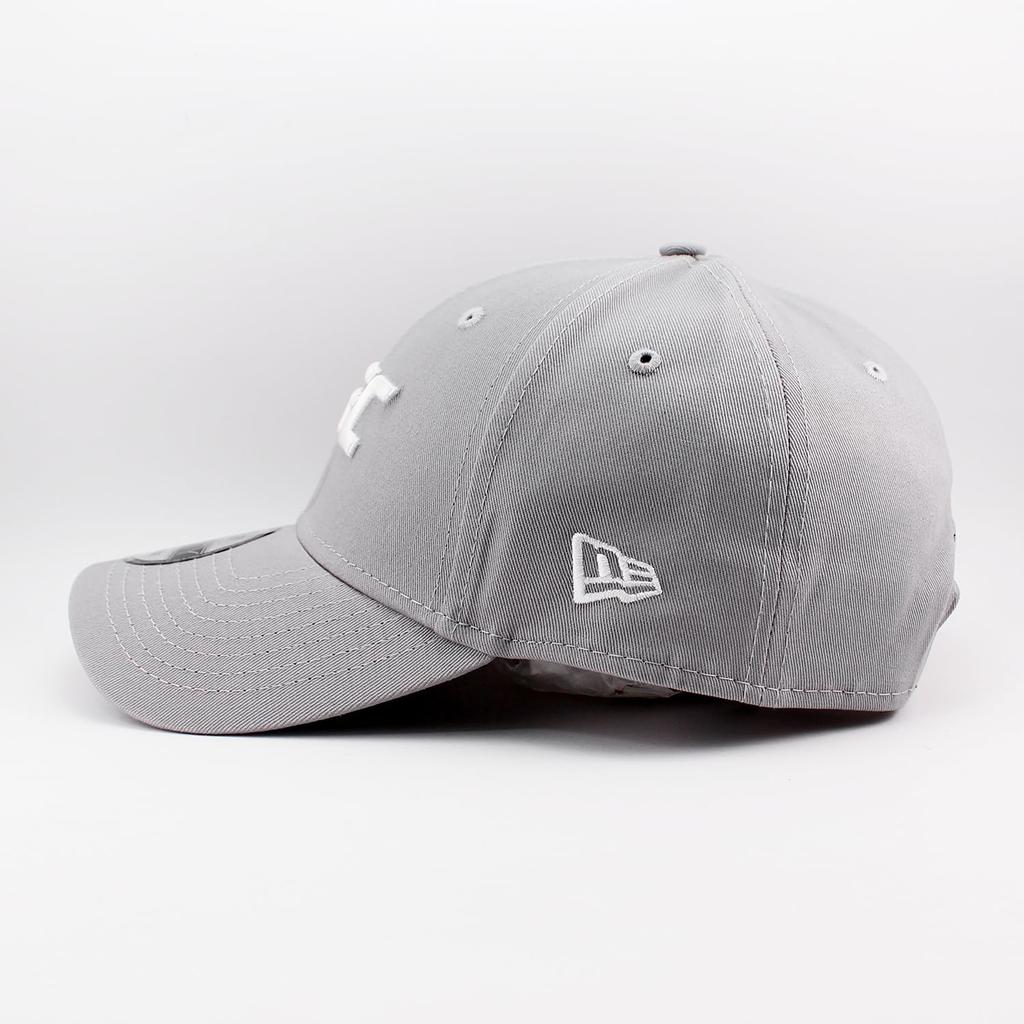 New Era 9FORTY Strapback Cap In Collaboration with the Featuring the Ultimate Fighting Championship Size UFC, Logo. Gray, 940. [Used]