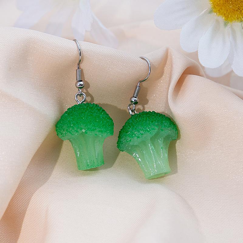 Уникальные серьги из зеленой растительной смолы — индивидуальный дизайн с кукурузой и брокколи