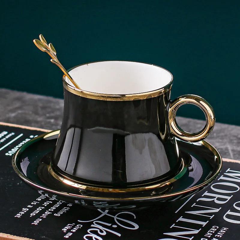 Керамический кофейный набор в европейском стиле – маленькая роскошная фарфоровая чашка с блюдцем и ложкой, дизайн с золотым ободком