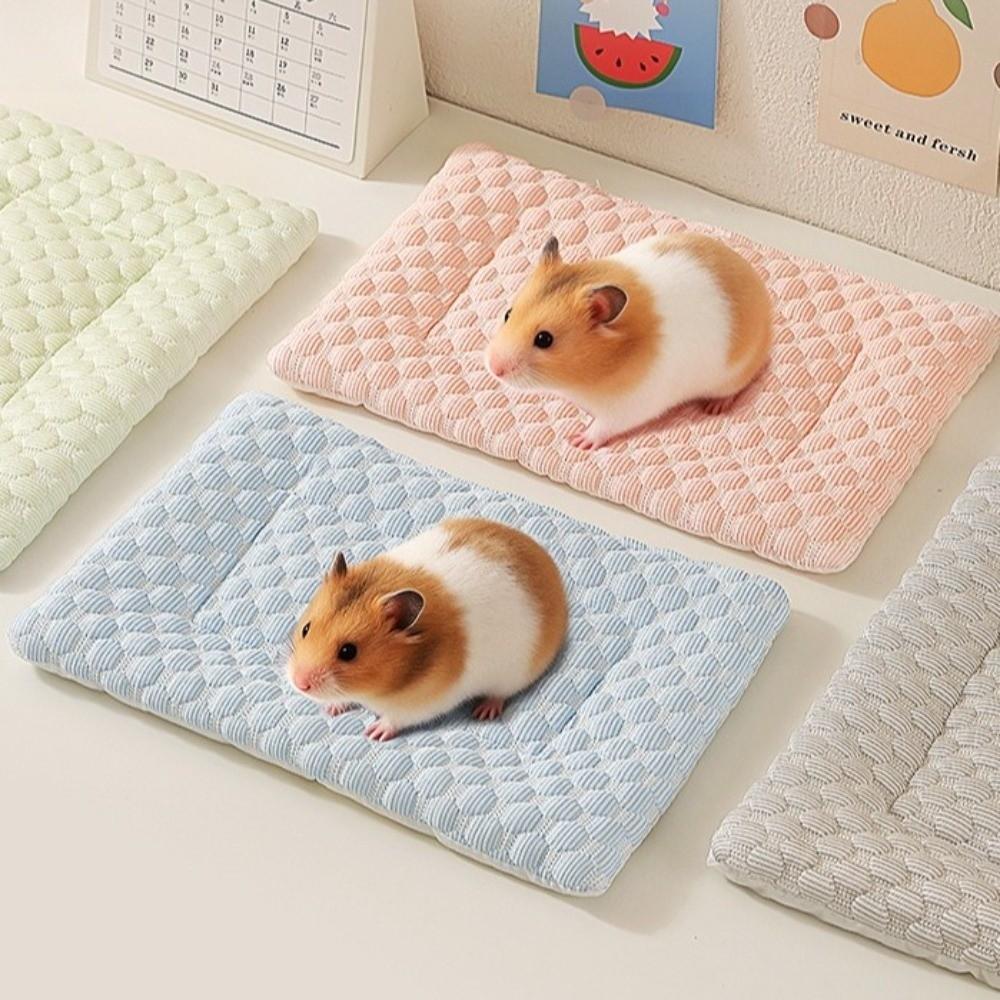 Breathable Hamster Cooling Mat Soft Hamster Nest Mat Portable Guinea Pig Bed Pad Cage Mat