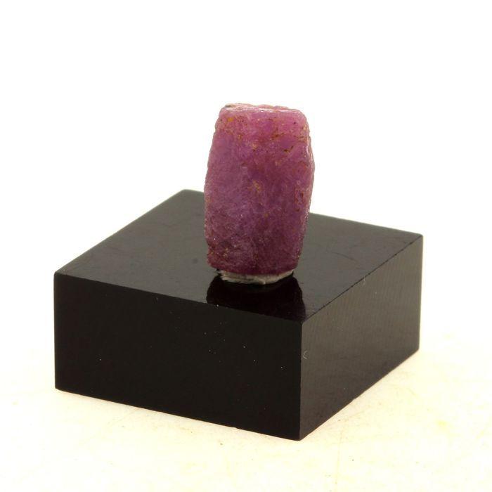 Pierres et Minéraux. Rubis. 8.3 ct. Kiteto District, Manyara Region, Tanzanie.