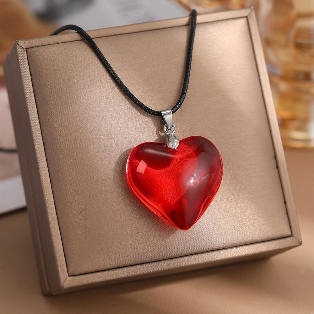Red Heart Pendant Necklace Vintage 80s Aesthetic Love Inspired Choker New Fashion Romantic Heart Necklace For Women