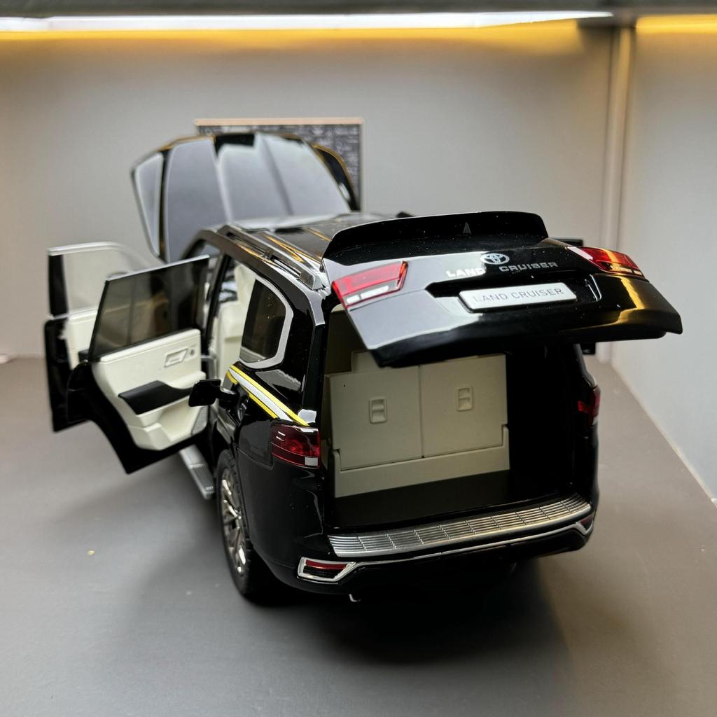 1:18 Land Cruiser LC300 Внедорожник Сплав Модель Автомобиля Литье Металл Внедорожники Модель Автомобиля Звук Свет Детские Игрушки Подарок