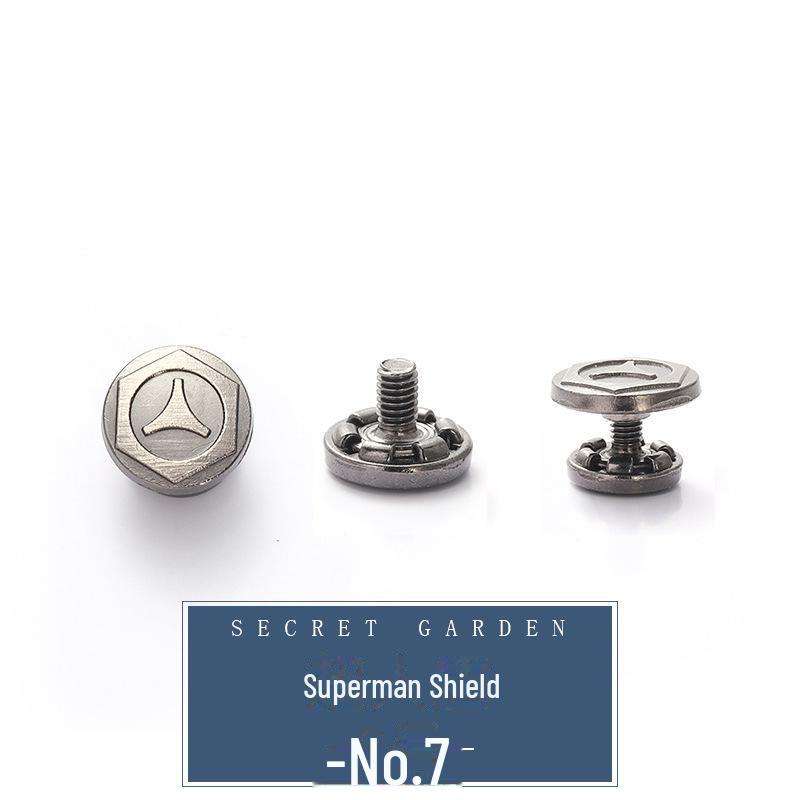 Пляжные тапочки с металлическими заклепками и съемной пряжкой: Сандалии с регулируемой высотой без гвоздей и сменными пуговицами.