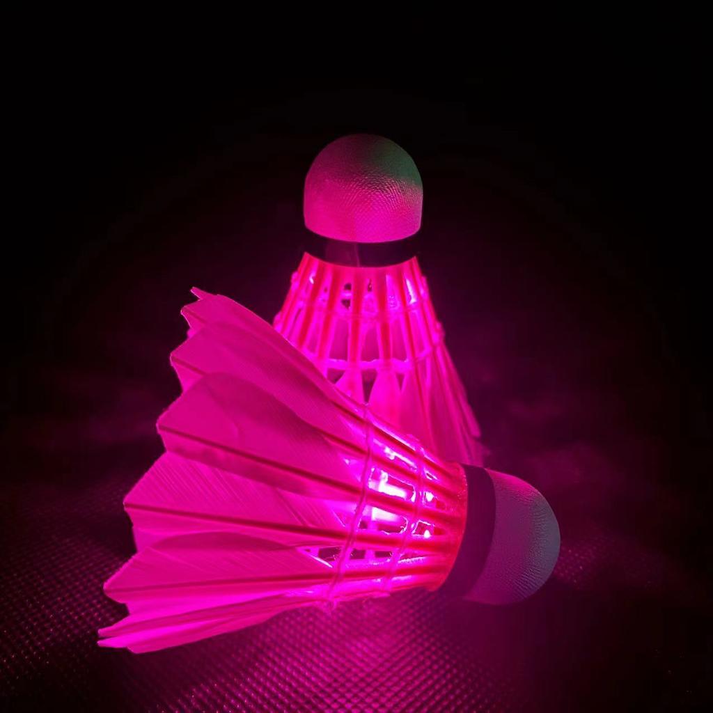 Светящийся мяч для бадминтона с высокой эластичностью и прочным ветронепроницаемым нейлоновым мячом с перьями для яркой ночи.