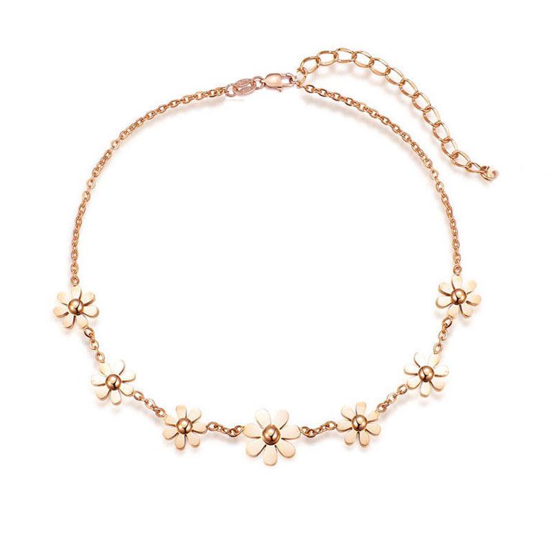 Браслет на щиколотку из позолоченного титана «Ромашка» — женский, в лесном стиле, элитная ниша, свежий, нежный цветочный дизайн, не выцветает.