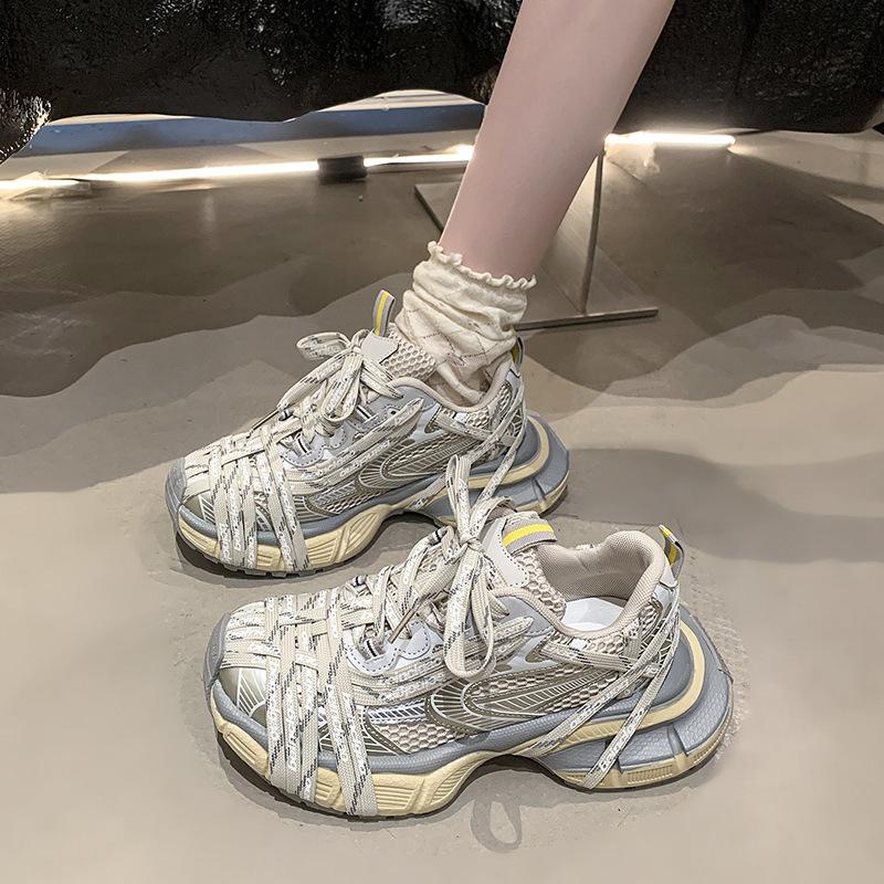 Париж ремешок платформа жареные уличные папины кроссовки женские 2025 новые маленькие универсальные увеличивающие рост повседневные кроссовки для бега