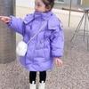 Одежда для девочек из хлопка, куртки средней и большой длины в иностранном стиле, утепленная зимняя одежда для детей среднего и старшего возраста, теплые длинные куртки.