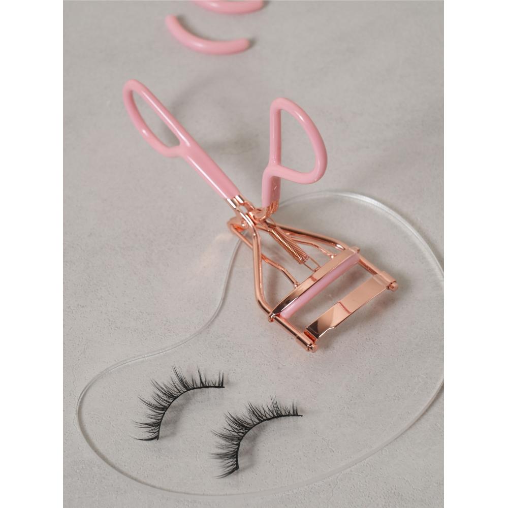 Щипцы для завивки ресниц Daiso с резиновой ручкой и пружиной