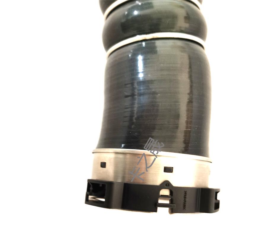 Патрубок интеркулера турбо для BMW 5 и 7 серии (Часть 11617800144)